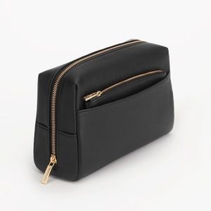 SOLD ON Ⓜ️ Cuyana Vanity Case